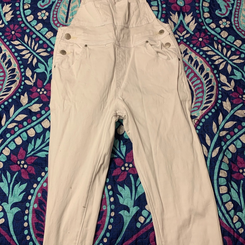 Medium size white overalls
